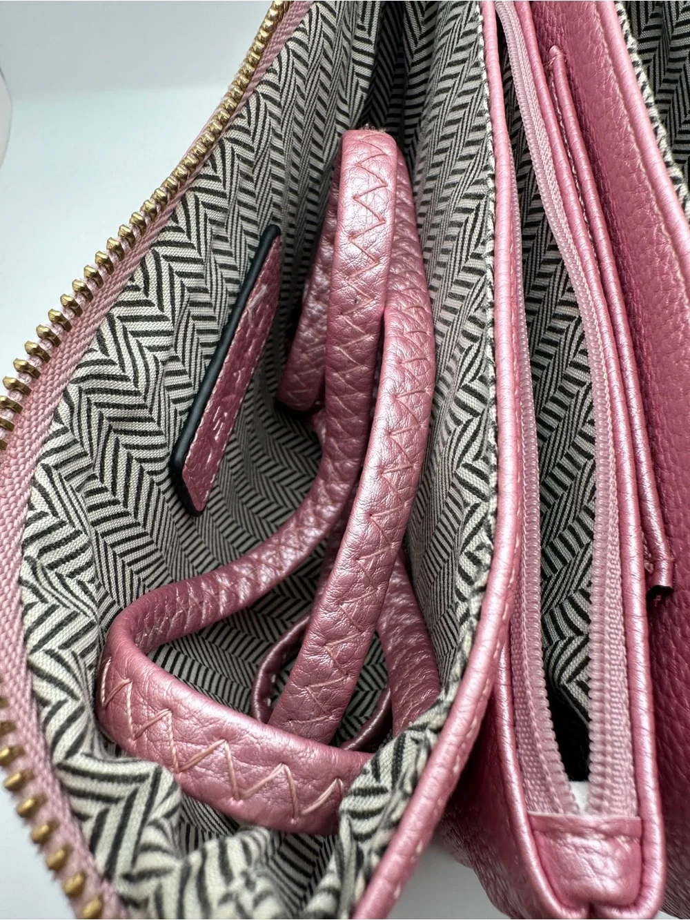 Jen & Co Riley Metallic pink vegan Leather Crossbody bag Wristlet Clutch